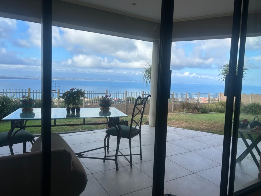 6 Bedroom Property for Sale in Da Nova Western Cape
